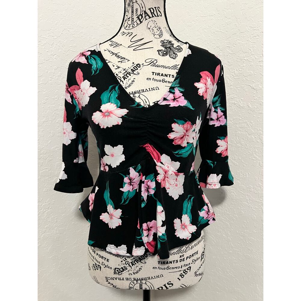 Derek Heart Floral Print Blouse Size Medium Peplum V-Neck Top Flared Bell Sleeve